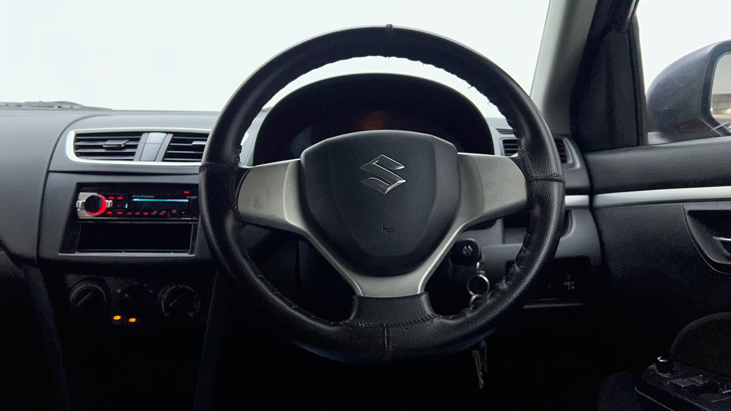 Used 2013 Maruti Suzuki Swift VXi Petrol Manual interior STEERING VIEW