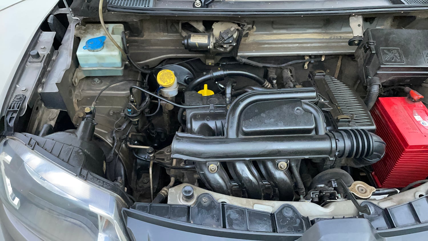 Used 2017 Renault Kwid 1.0 RXT Petrol Manual engine ENGINE RIGHT SIDE VIEW