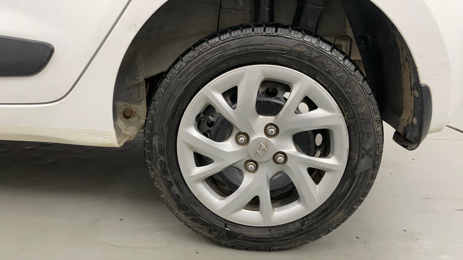 Used 2019 Hyundai Grand i10 Magna 1.2 Kappa VTVT Petrol Manual tyres LEFT REAR TYRE RIM VIEW
