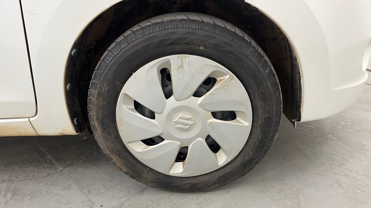 Used 2017 Maruti Suzuki Celerio ZXi AMT Petrol Automatic tyres RIGHT FRONT TYRE RIM VIEW