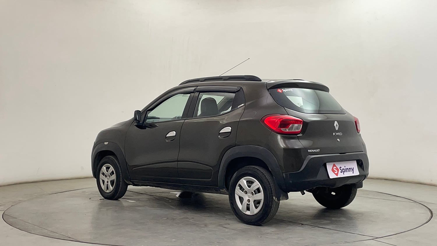 Used 2016 Renault Kwid RXT Petrol Manual exterior LEFT REAR CORNER VIEW