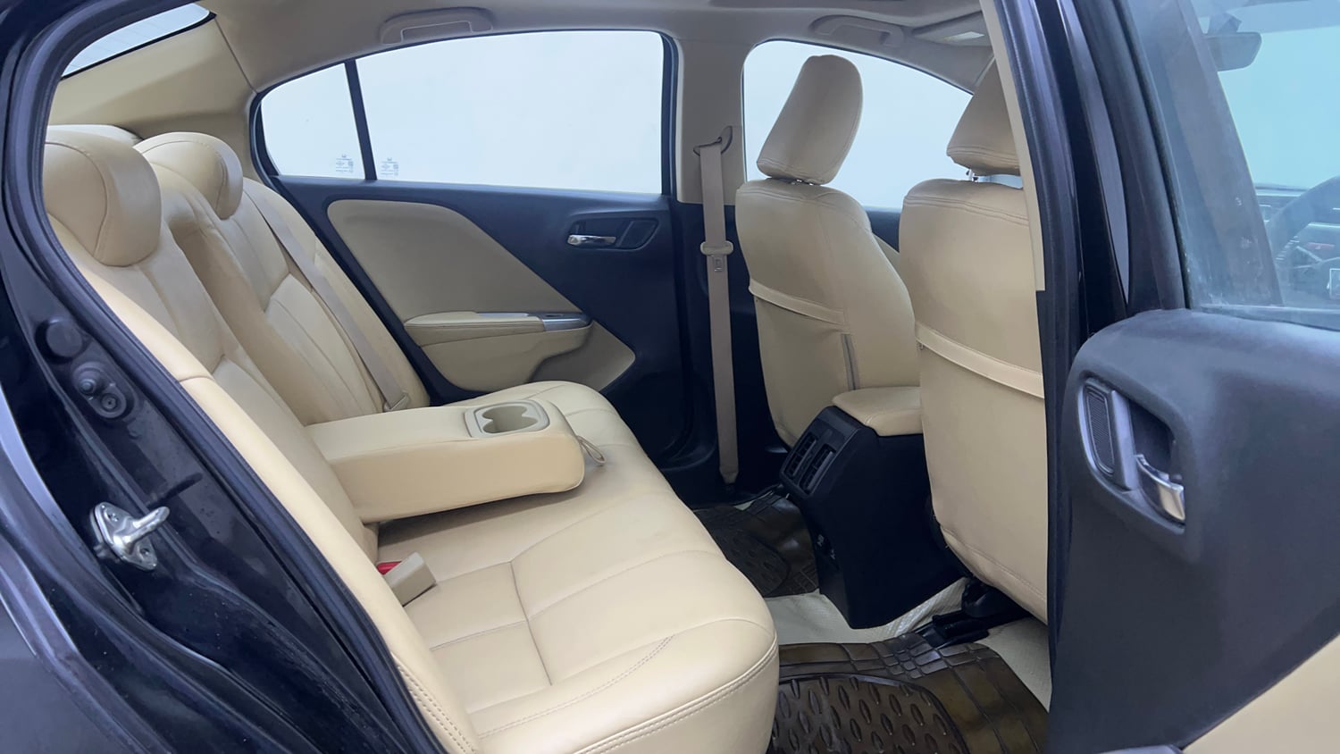 Used 2014 Honda City VX CVT Petrol Automatic interior RIGHT SIDE REAR DOOR CABIN VIEW