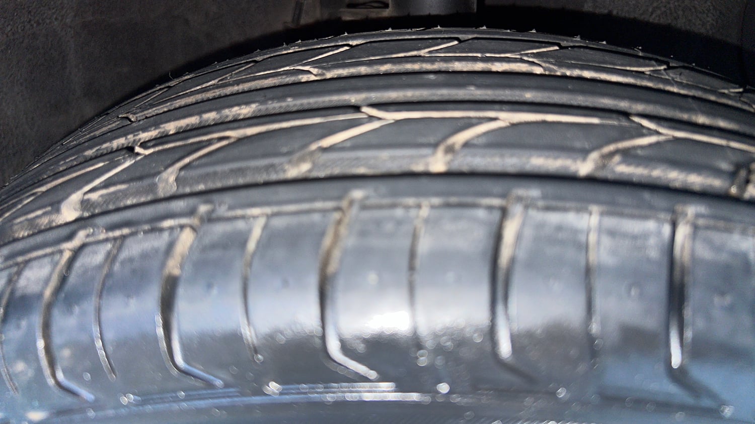 Used 2015 Hyundai Grand i10 Sportz 1.2 Kappa VTVT Petrol Manual tyres RIGHT FRONT TYRE TREAD VIEW