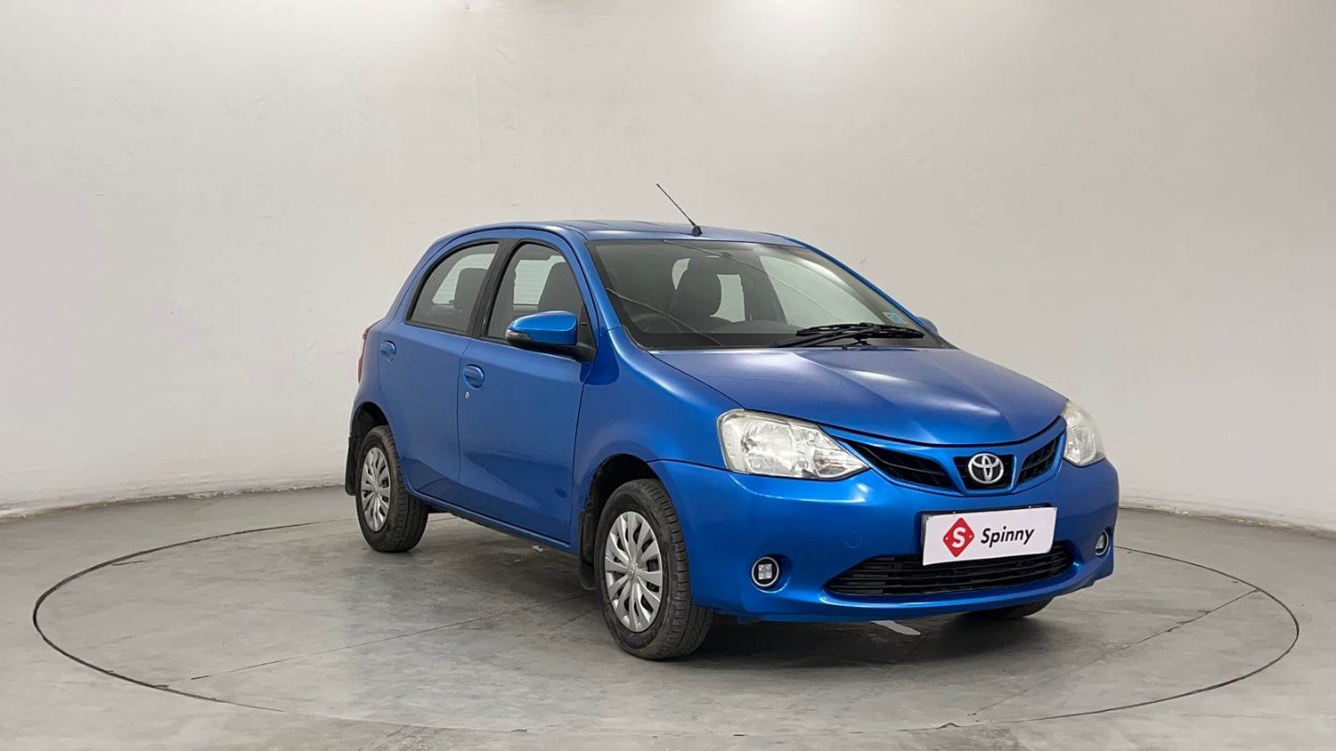 Used 2015 Toyota Etios Liva V Petrol Manual exterior RIGHT FRONT CORNER VIEW