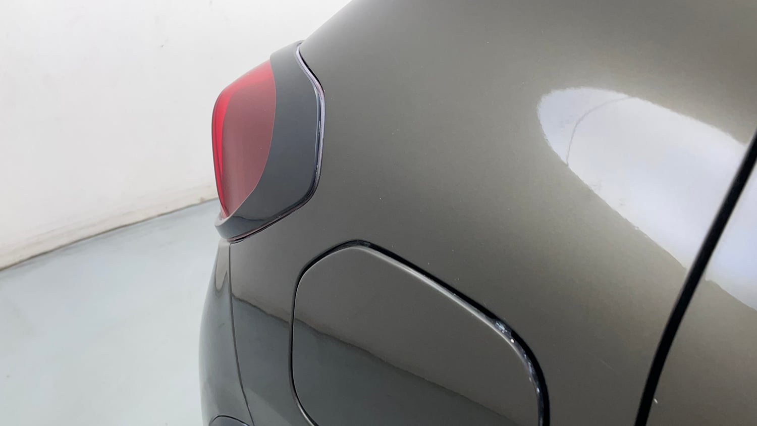 Used 2024 Renault Kwid RXT 1.0L Petrol Manual dents MINOR DENT