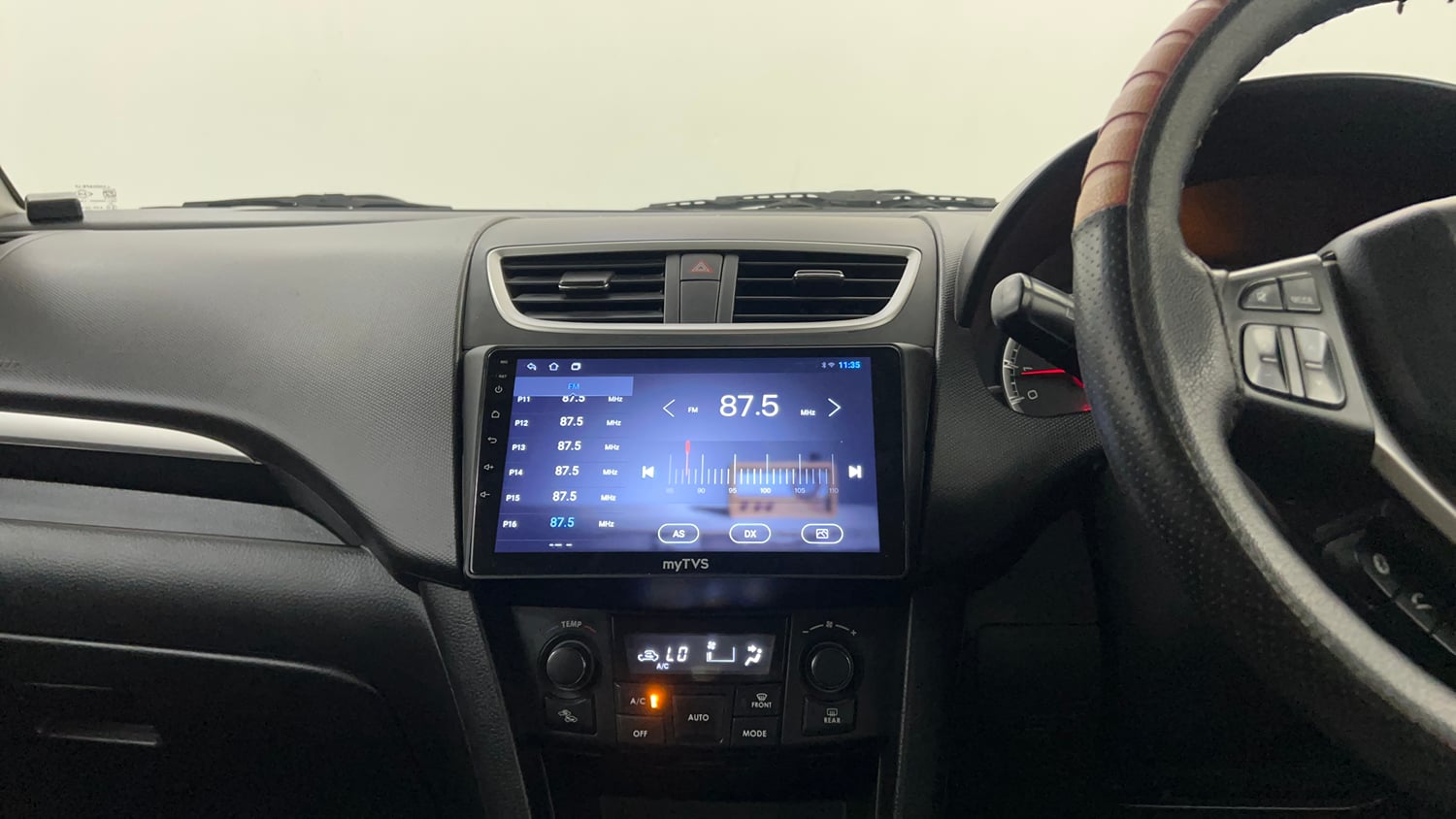 Used 2016 Maruti Suzuki Swift ZXi Petrol Manual interior MUSIC SYSTEM & AC CONTROL VIEW