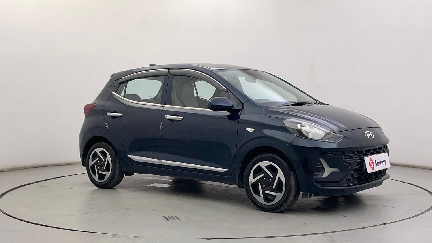 Used 2024 Hyundai Grand i10 Nios Corporate1.2 Kappa Petrol Manual exterior RIGHT FRONT CORNER VIEW