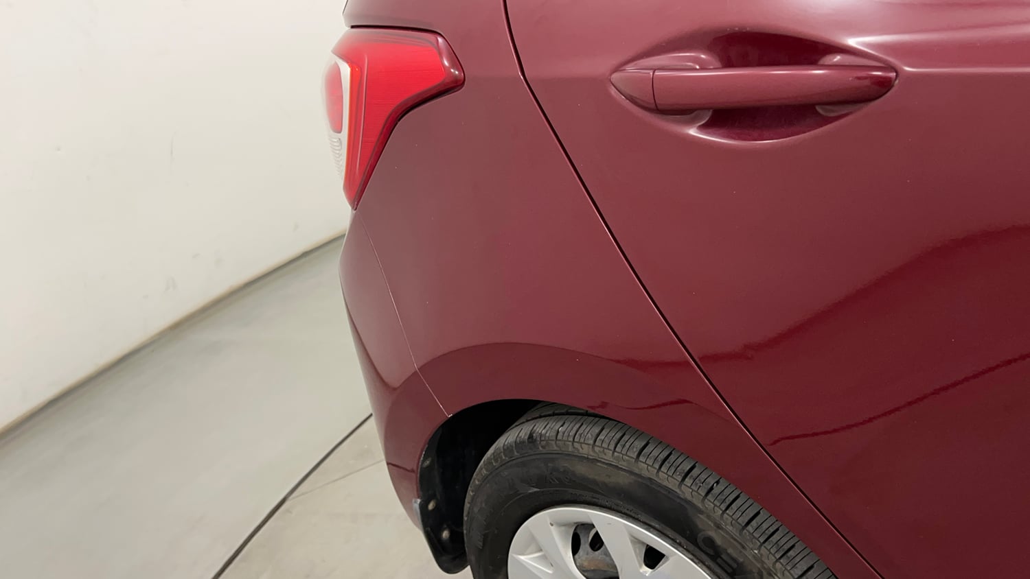 Used 2016 Hyundai Grand i10 Sportz 1.2 Kappa VTVT Petrol Manual dents MINOR SCRATCH