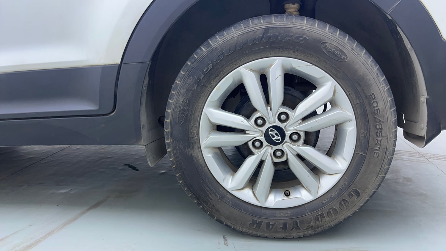 Used 2016 Hyundai Creta 1.6 SX Plus Petrol Petrol Manual tyres LEFT REAR TYRE RIM VIEW