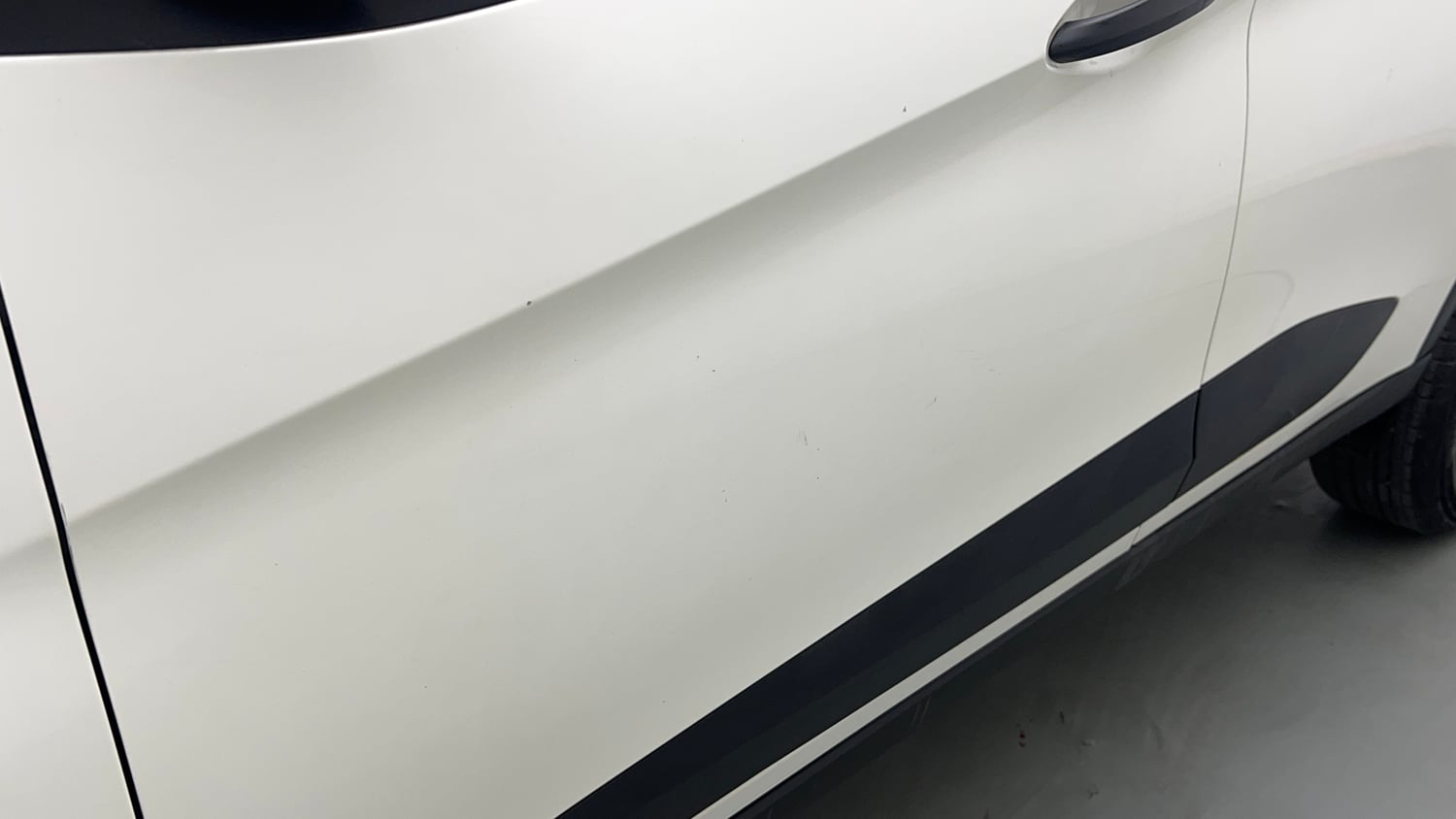 Used 2023 Tata Nexon XE Petrol Manual dents MINOR SCRATCH
