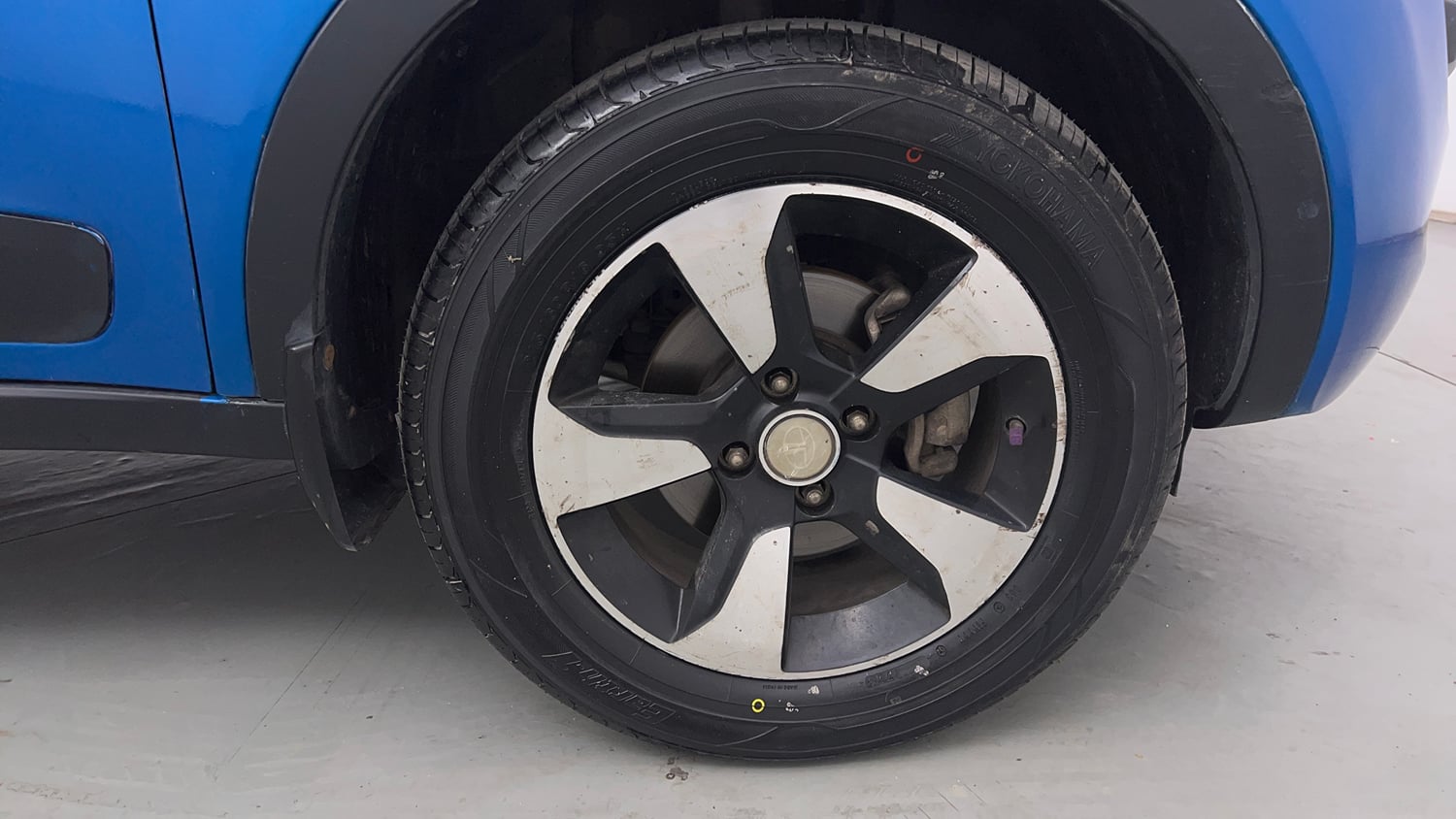 Used 2018 Tata Nexon XZ Plus Diesel Diesel Manual tyres RIGHT FRONT TYRE RIM VIEW