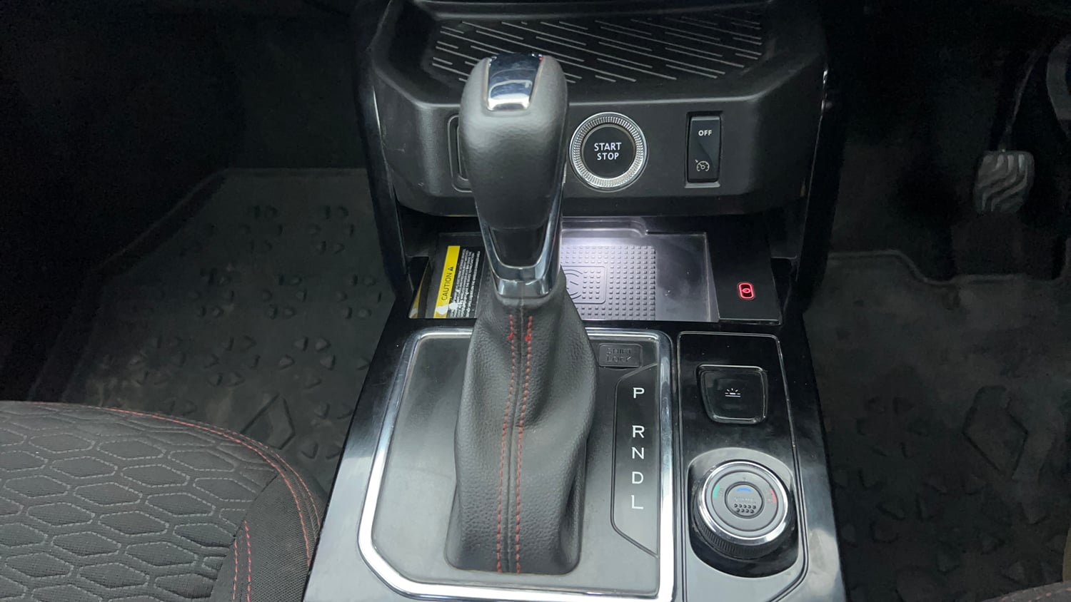 Used 2023 Renault Kiger RXZ Turbo CVT Petrol Automatic interior GEAR  KNOB VIEW