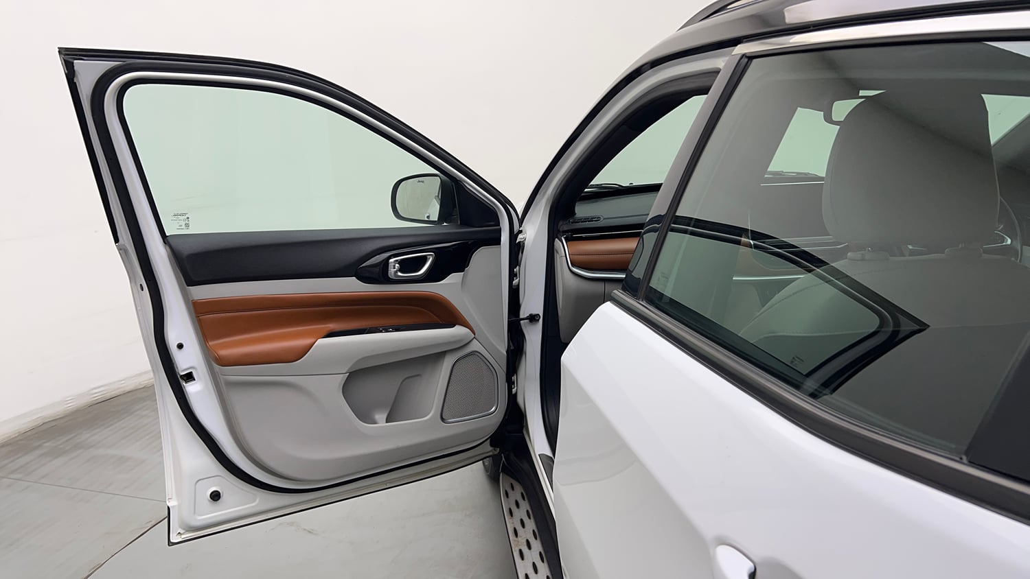 Used 2024 Jeep Compass Limited (O) 2.0 Diesel Diesel Manual interior LEFT FRONT DOOR OPEN VIEW