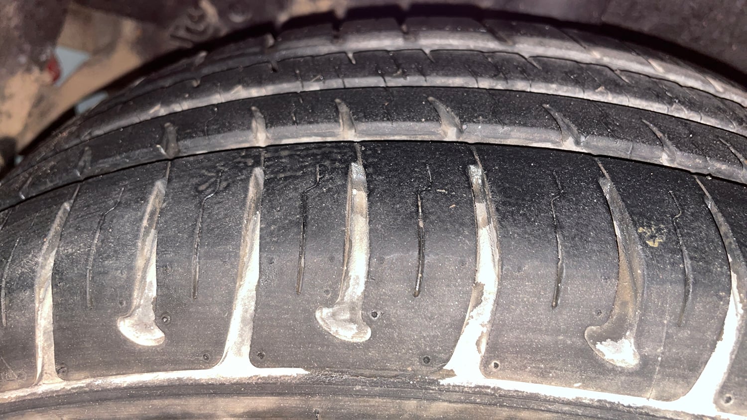 Used 2017 Hyundai Grand i10 Asta 1.2 Kappa VTVT Petrol Manual tyres RIGHT REAR TYRE TREAD VIEW