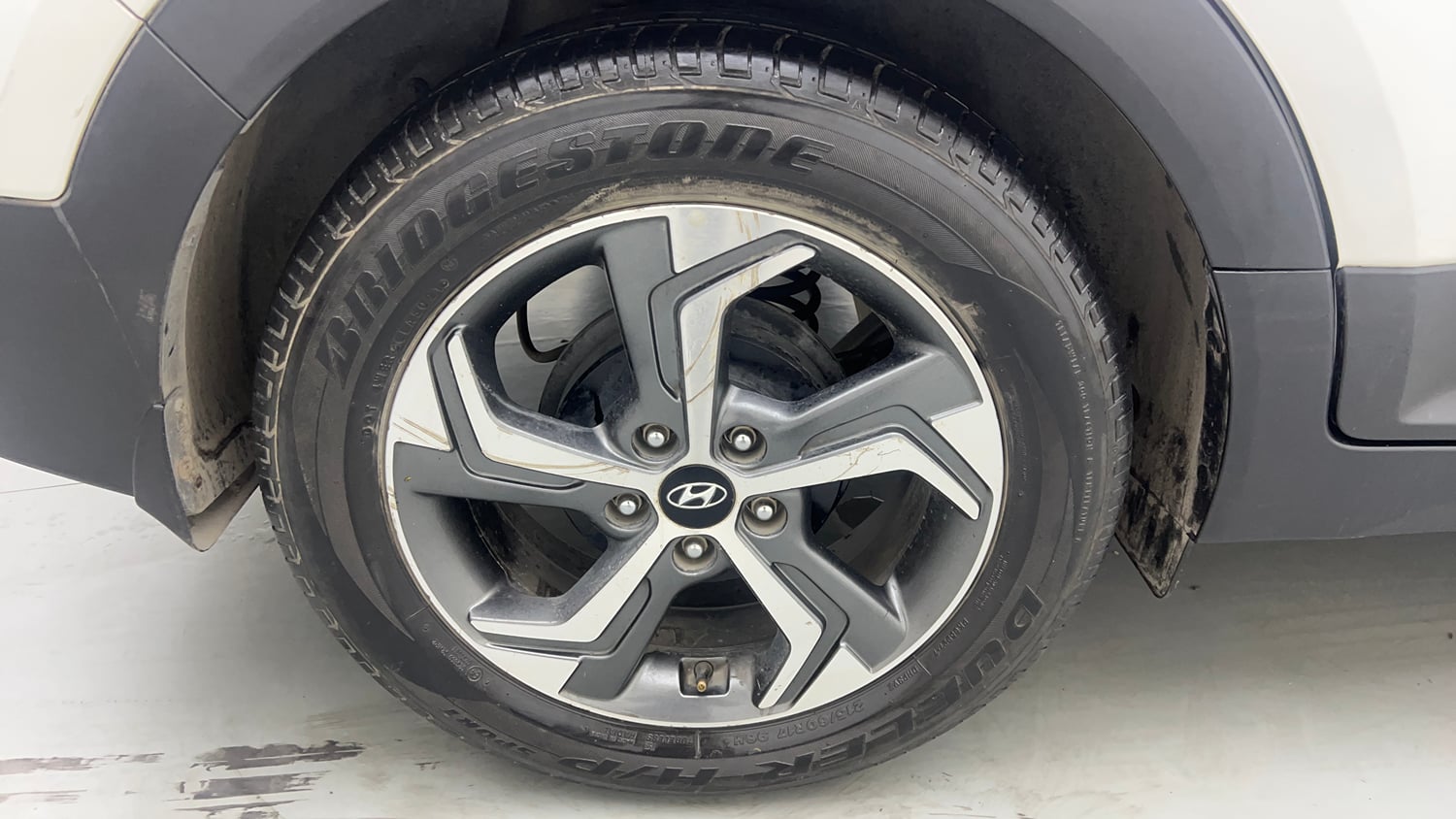 Used 2018 Hyundai Creta SX 1.6 AT Petrol Petrol Automatic tyres RIGHT REAR TYRE RIM VIEW