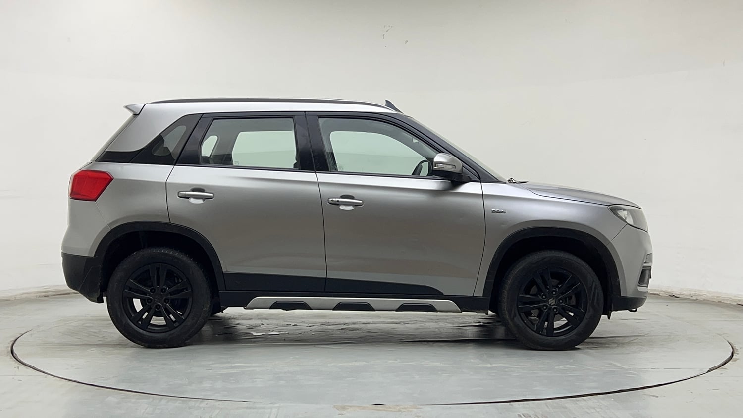 Used 2018 maruti-suzuki Vitara Brezza ZDi AGS Diesel Automatic exterior RIGHT SIDE VIEW