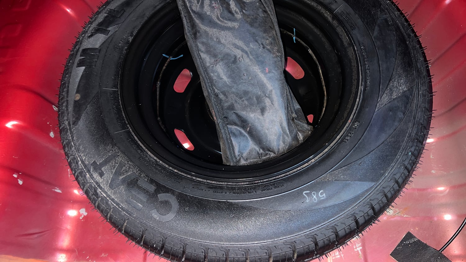 Used 2016 Renault Kwid RXT Petrol Manual tyres SPARE TYRE VIEW
