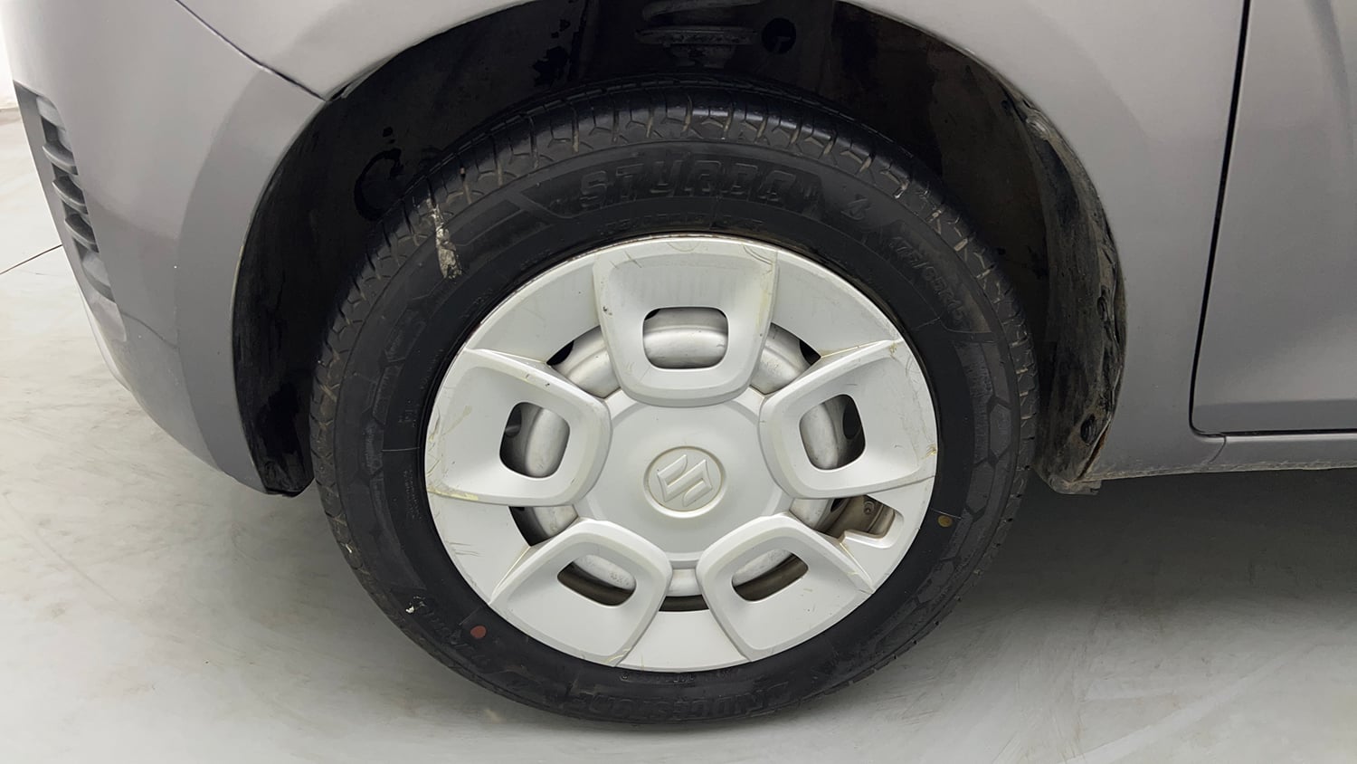 Used 2021 Maruti Suzuki Ignis Sigma 1.2 MT Petrol Manual tyres LEFT FRONT TYRE RIM VIEW