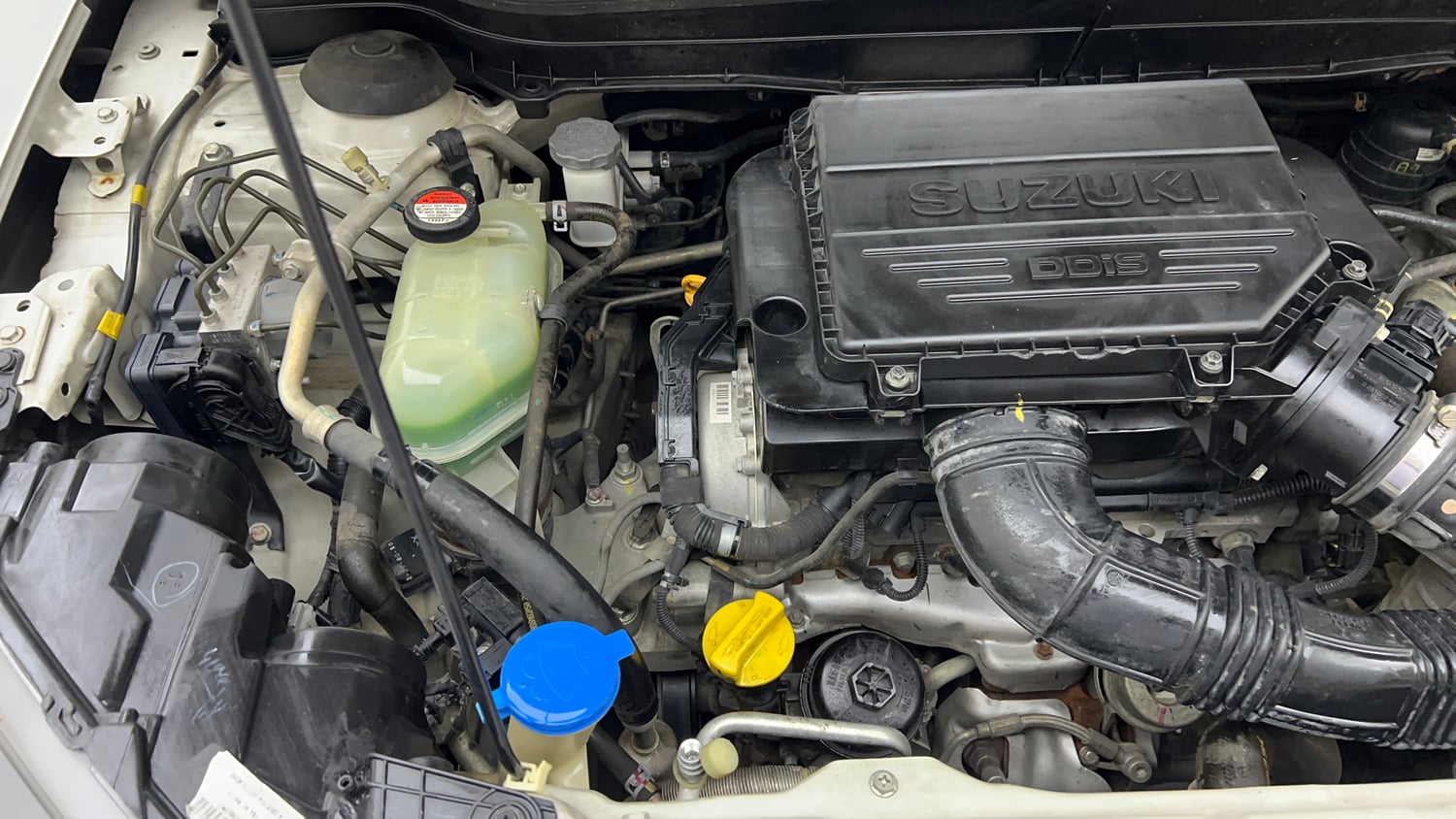 Used 2019 Maruti Suzuki Vitara Brezza [2016-2020] VDi Diesel Manual engine ENGINE RIGHT SIDE VIEW