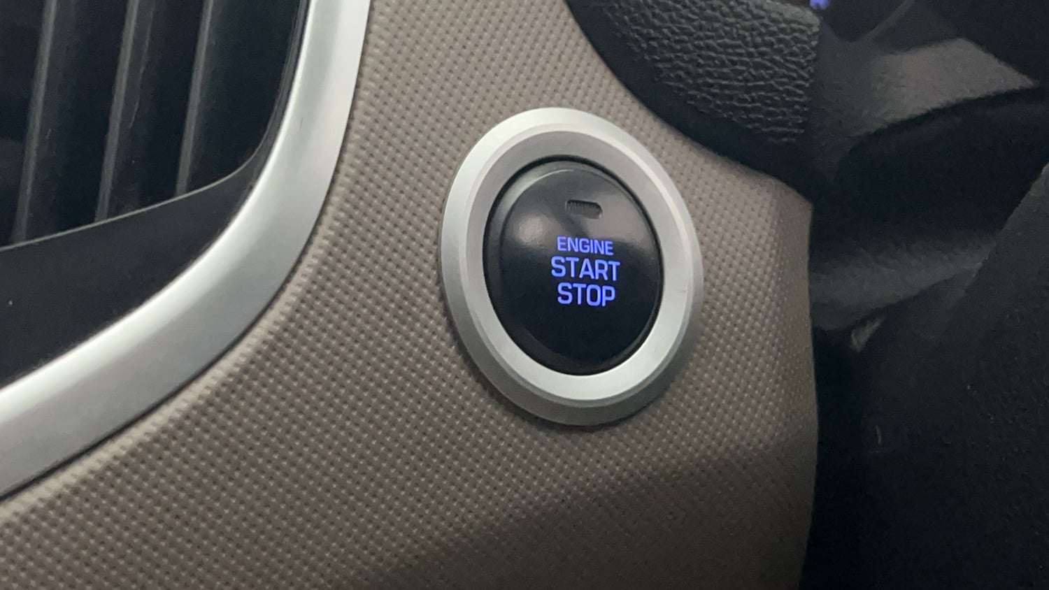 Used 2019 Hyundai Creta SX 1.6 (O) Petrol Petrol Manual top_features Keyless start
