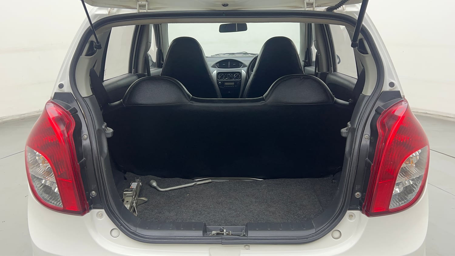 Used 2018 Maruti Suzuki Alto 800 VXi Petrol Manual interior DICKY INSIDE VIEW