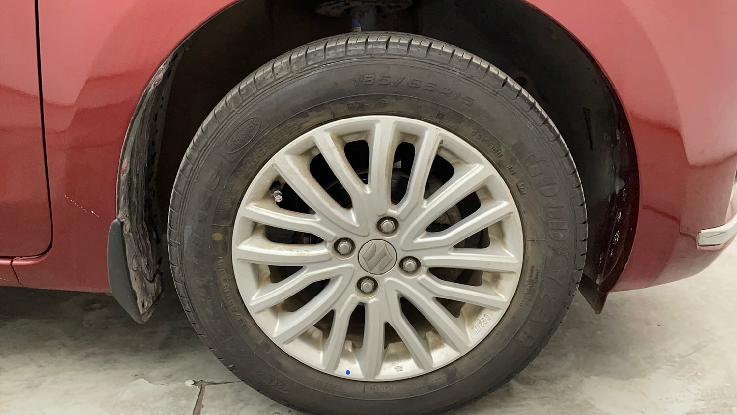 Used 2017 Maruti Suzuki Dzire ZXi AMT Petrol Automatic tyres RIGHT FRONT TYRE RIM VIEW