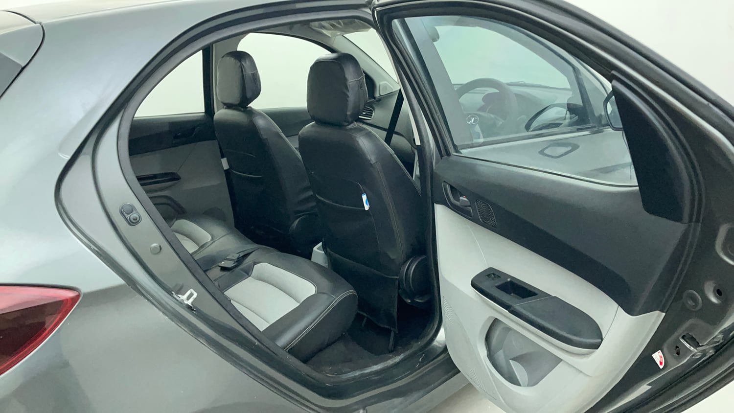Used 2022 Tata Tiago XT (O) Petrol Manual interior RIGHT SIDE REAR DOOR CABIN VIEW