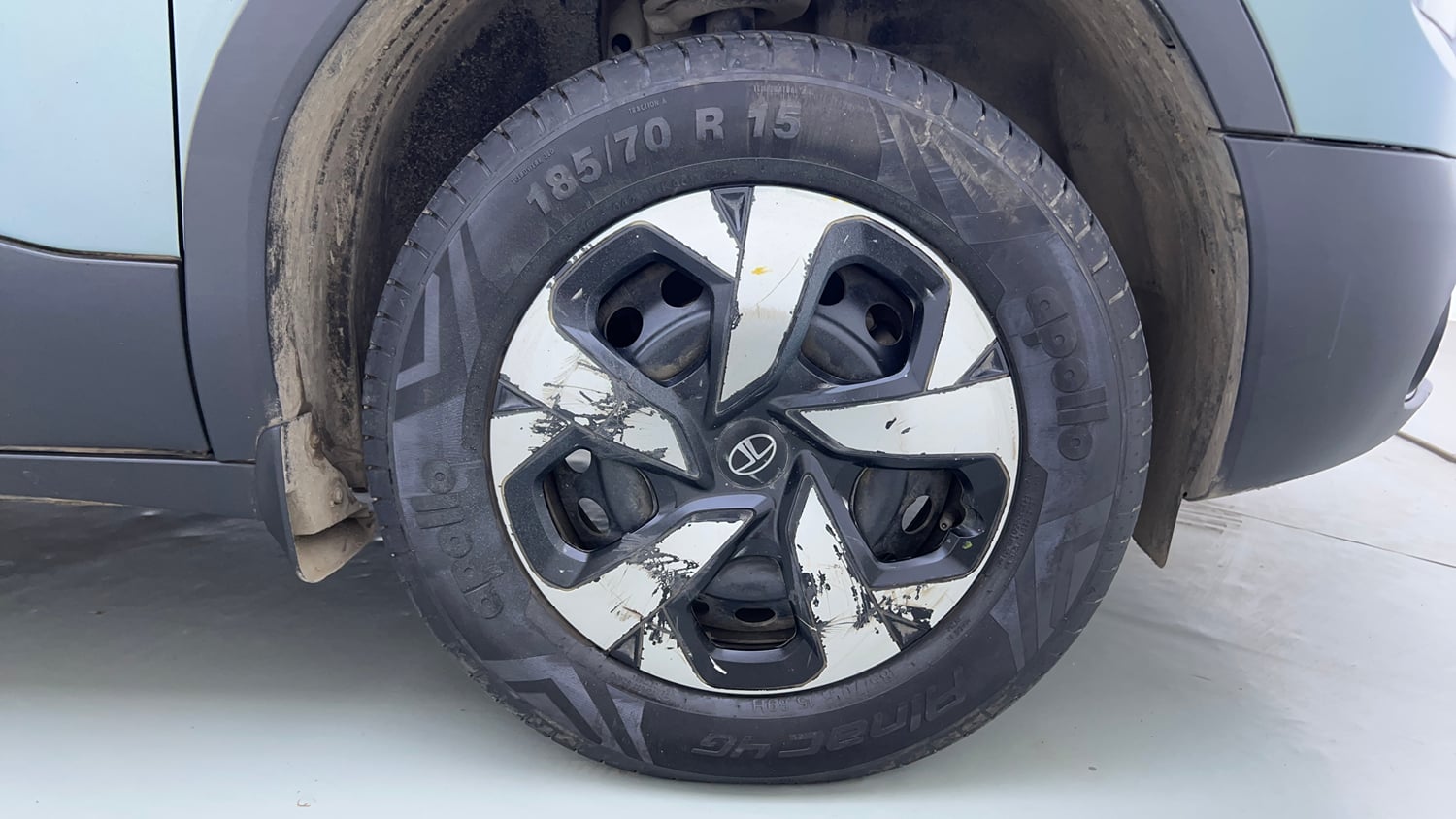Used 2024 Tata Punch Adventure iCNG Cng Manual tyres RIGHT FRONT TYRE RIM VIEW