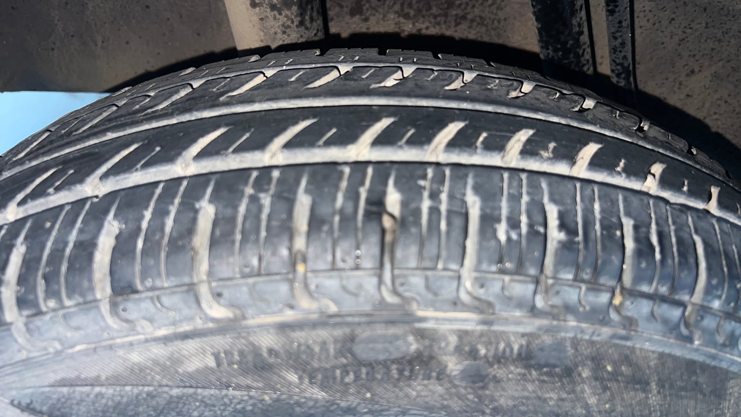 Used 2016 Renault Kwid RXT Petrol Manual tyres RIGHT REAR TYRE TREAD VIEW