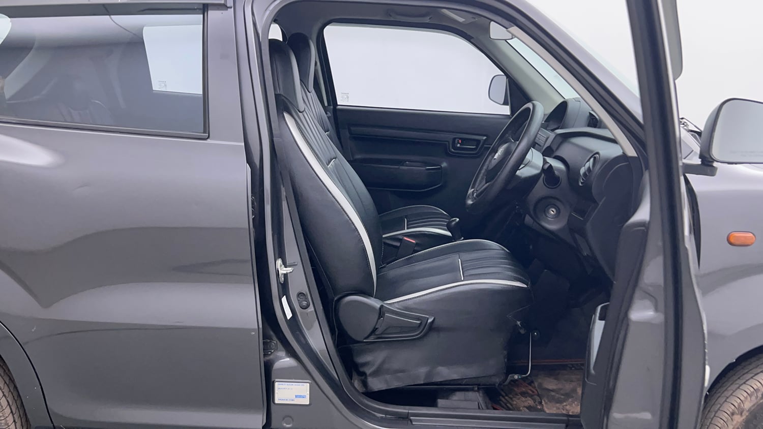 Used 2022 Maruti Suzuki S-Presso VXi (O) Petrol Manual interior RIGHT SIDE FRONT DOOR CABIN VIEW
