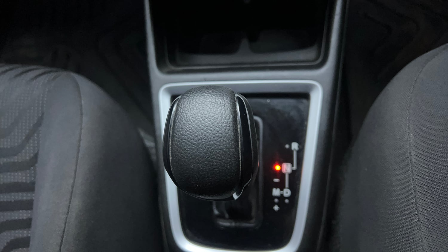 Used 2023 Maruti Suzuki Swift ZXi Plus AMT Petrol Automatic interior GEAR  KNOB VIEW