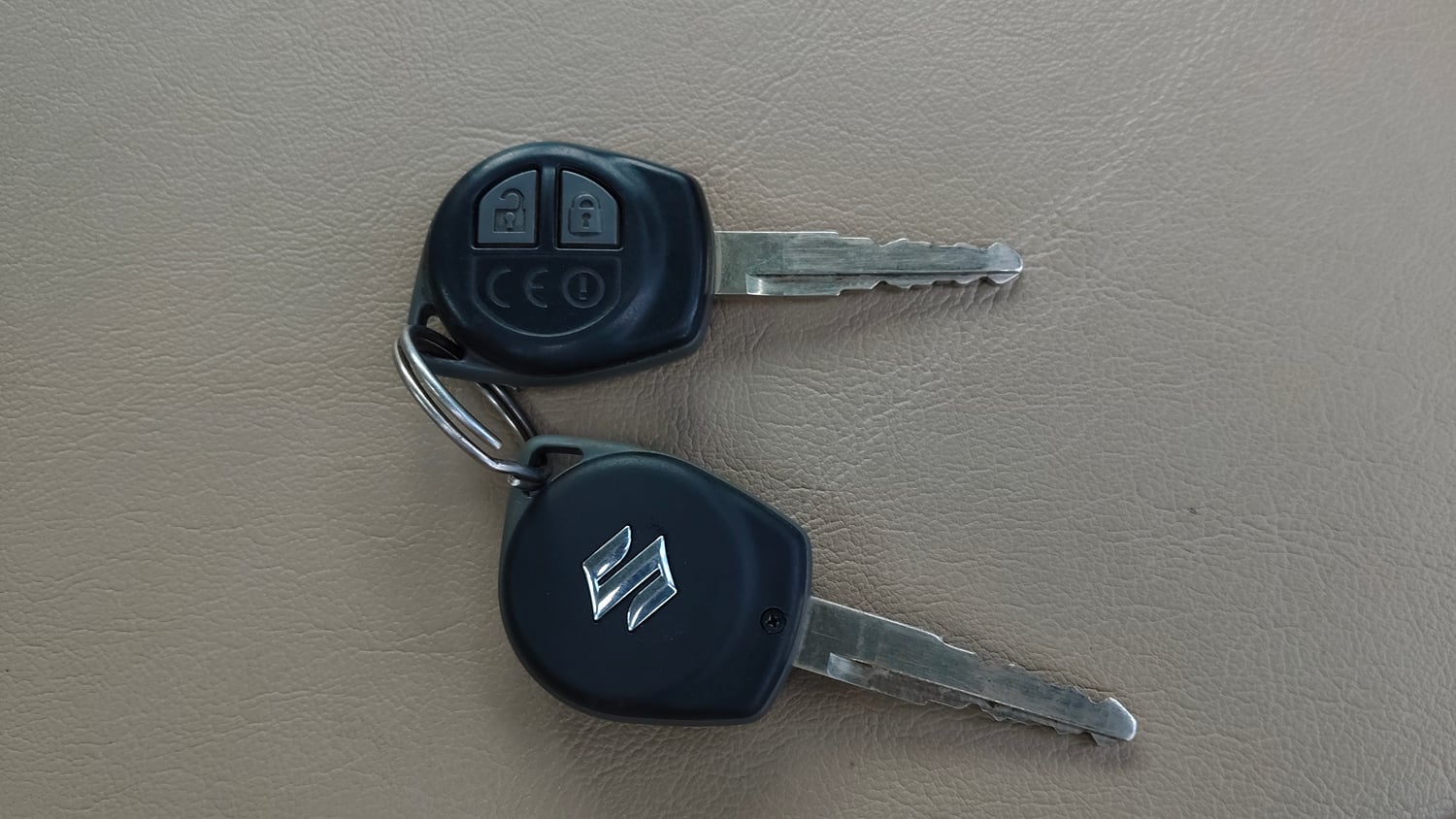 Used 2017 Maruti Suzuki Dzire VXi AMT Petrol Automatic extra CAR KEY VIEW