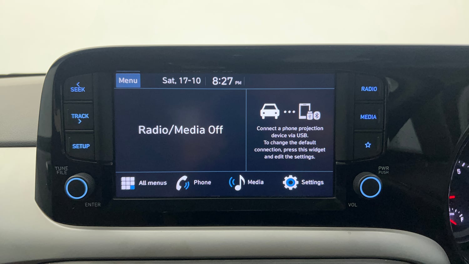 Used 2025 Hyundai Grand i10 Nios Sportz 1.2 Hy-CNG Duo Cng Manual top_features Integrated (in-dash) music system