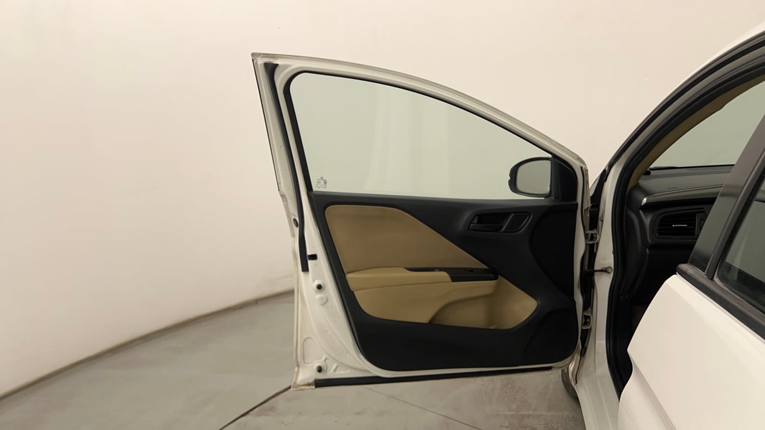 Used 2016 Honda City SV Petrol Manual interior LEFT FRONT DOOR OPEN VIEW