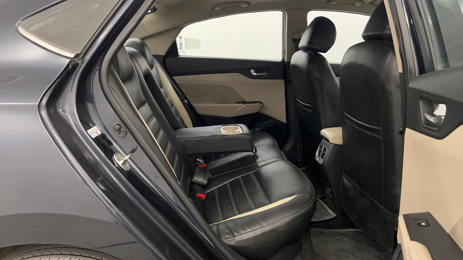 Used 2022 Hyundai Verna SX 1.5 VTVT IVT Petrol Automatic interior RIGHT SIDE REAR DOOR CABIN VIEW