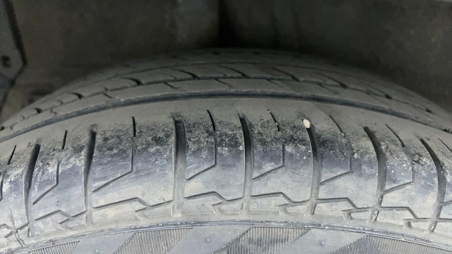 Used 2020 Kia Sonet GTX Plus 1.5 Diesel Manual tyres RIGHT REAR TYRE TREAD VIEW