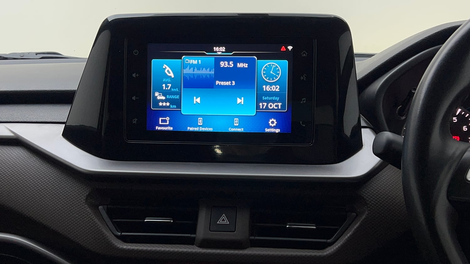 Used 2023 Maruti Suzuki Brezza Zxi Dual Tone Petrol Manual top_features Integrated (in-dash) music system