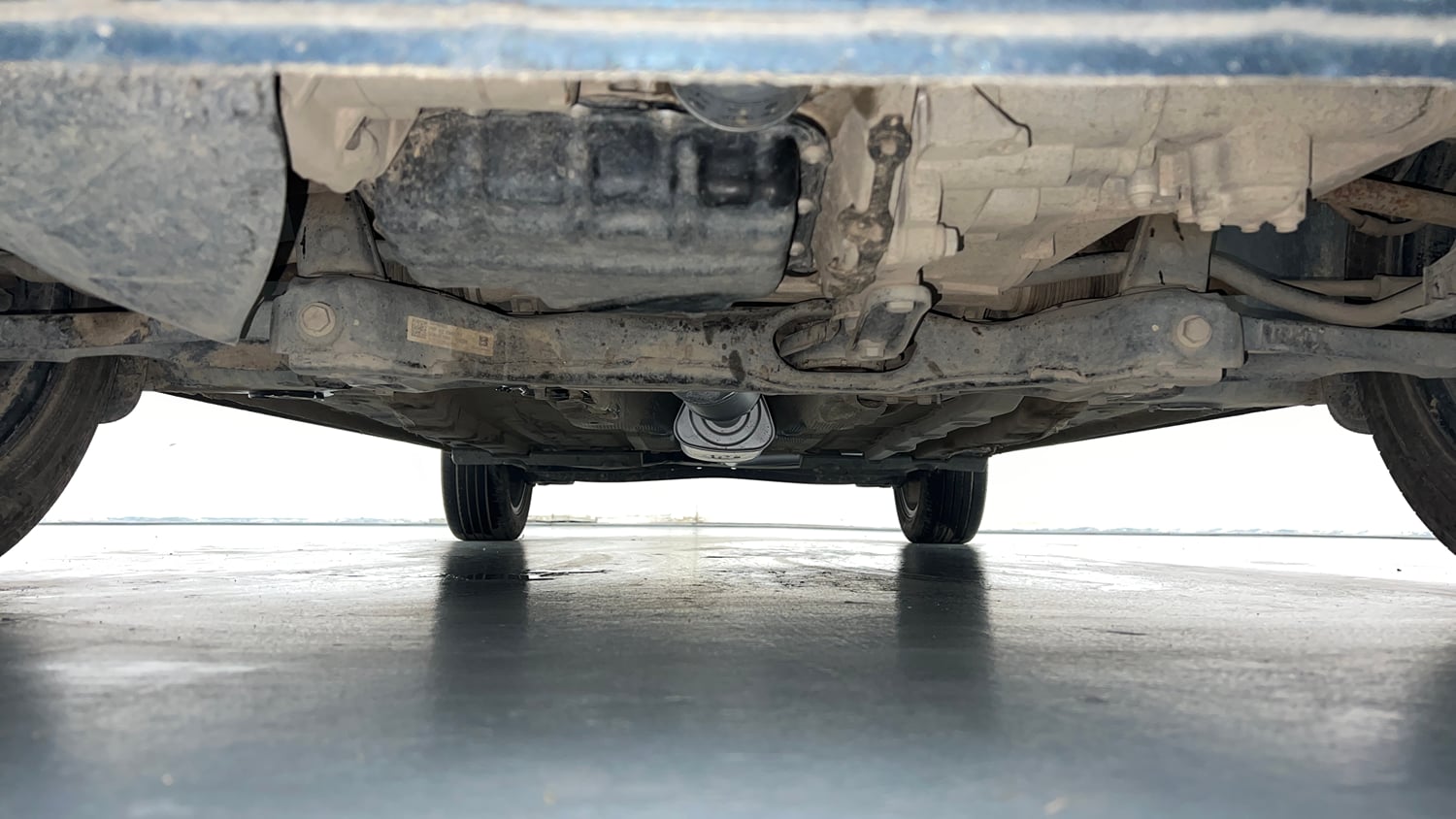 Used 2023 Volkswagen Virtus Topline 1.0 TSI MT Petrol Manual extra FRONT LEFT UNDERBODY VIEW