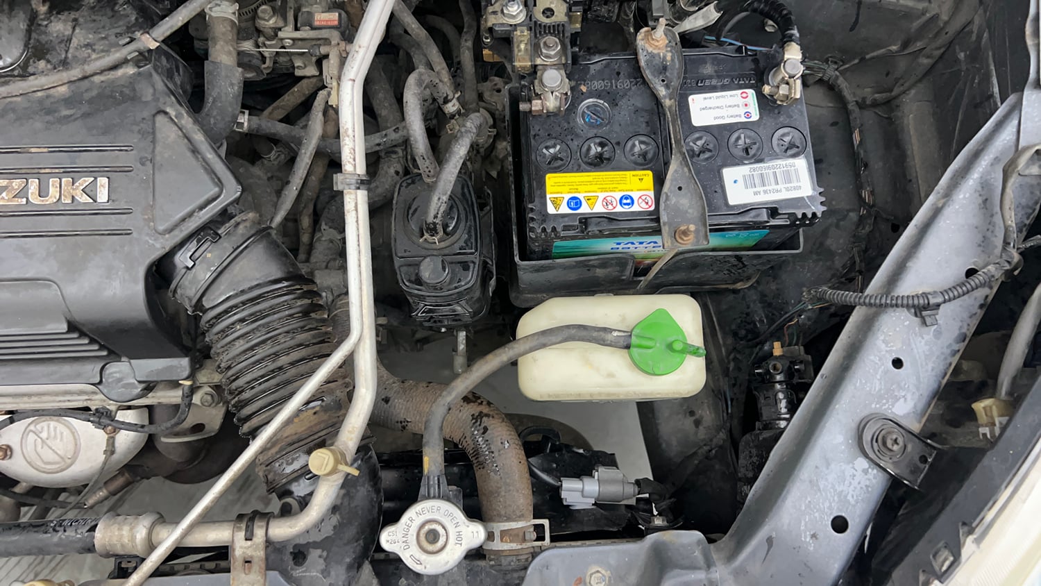 Used 2012 Maruti Suzuki Wagon R 1.0 VXi Petrol Manual engine ENGINE LEFT SIDE VIEW