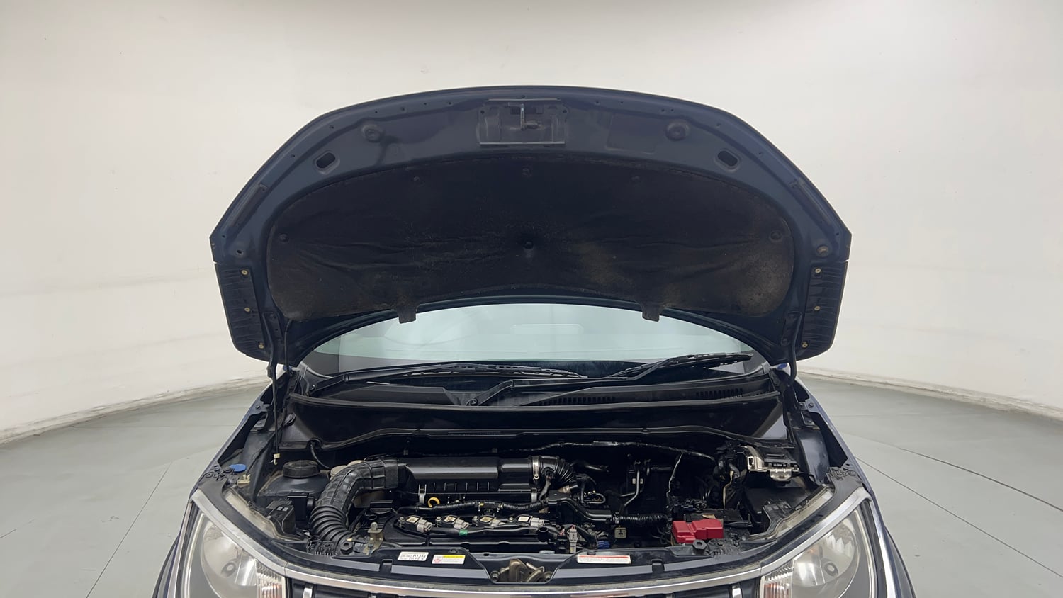 Used 2022 Maruti Suzuki Ignis Zeta 1.2 MT Petrol Manual engine ENGINE & BONNET OPEN FRONT VIEW