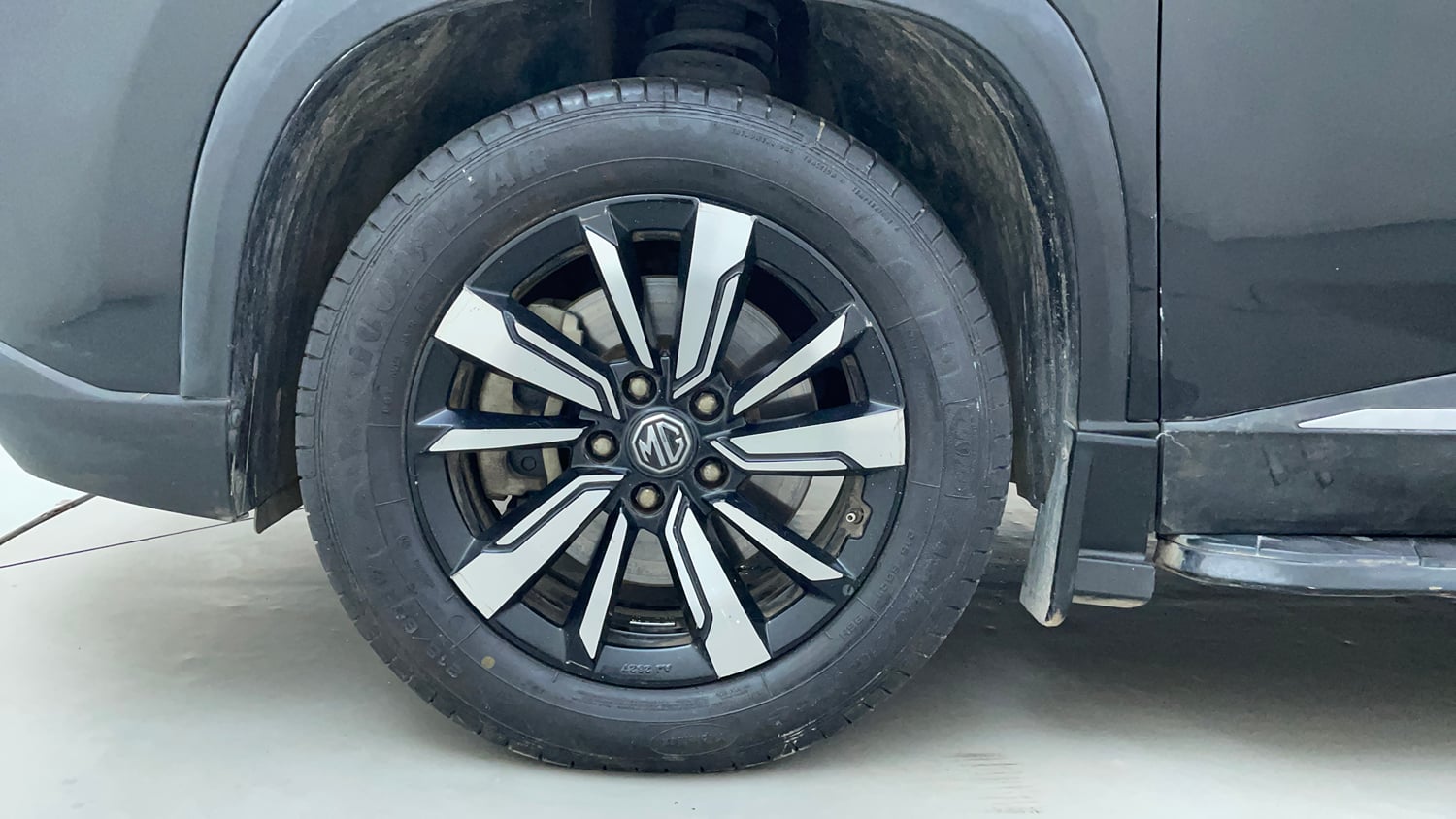 Used 2020 MG Motors Hector Sharp 1.5 DCT Petrol Petrol Automatic tyres LEFT FRONT TYRE RIM VIEW
