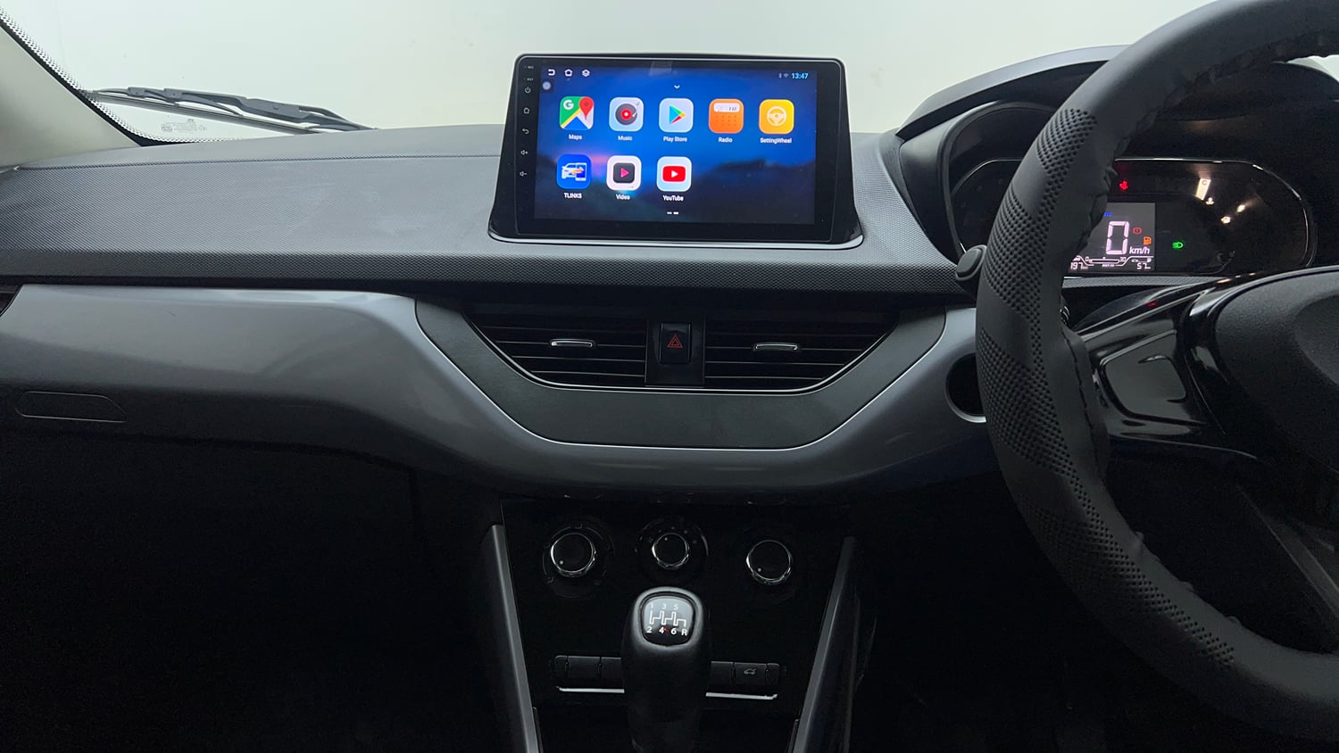 Used 2023 Tata Nexon XE Petrol Manual interior MUSIC SYSTEM & AC CONTROL VIEW