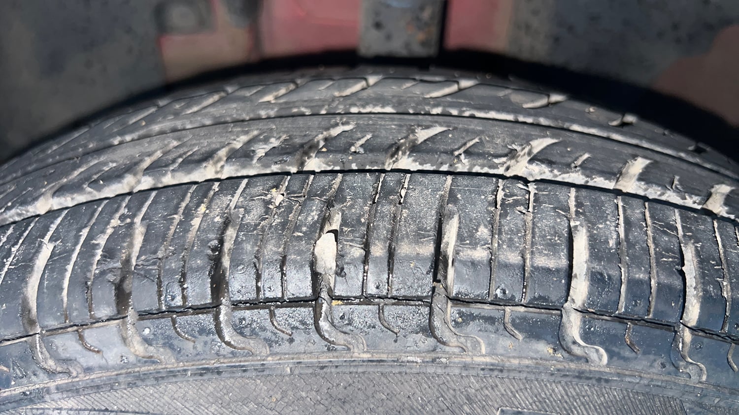 Used 2016 Renault Kwid RXT Petrol Manual tyres LEFT FRONT TYRE TREAD VIEW