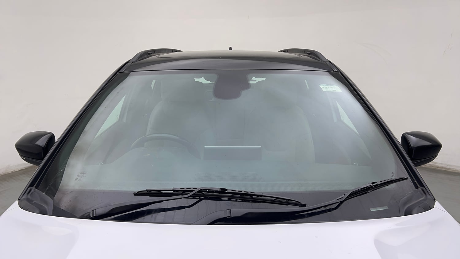 Used 2024 Jeep Compass Limited (O) 2.0 Diesel Diesel Manual exterior FRONT WINDSHIELD VIEW