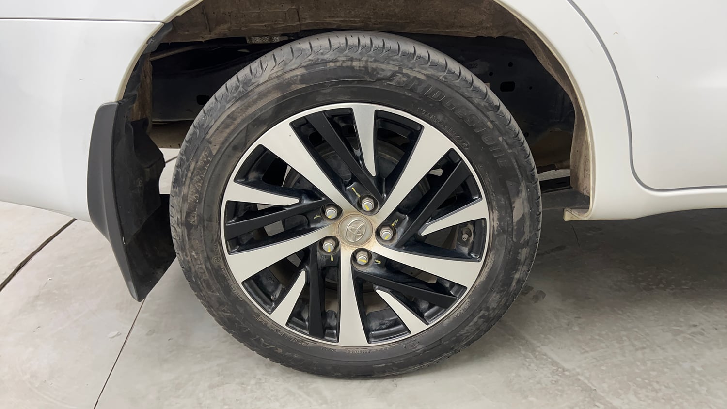 Used 2023 Toyota Innova Crysta ZX 2.7 AT 7 STR Petrol Automatic tyres RIGHT REAR TYRE RIM VIEW