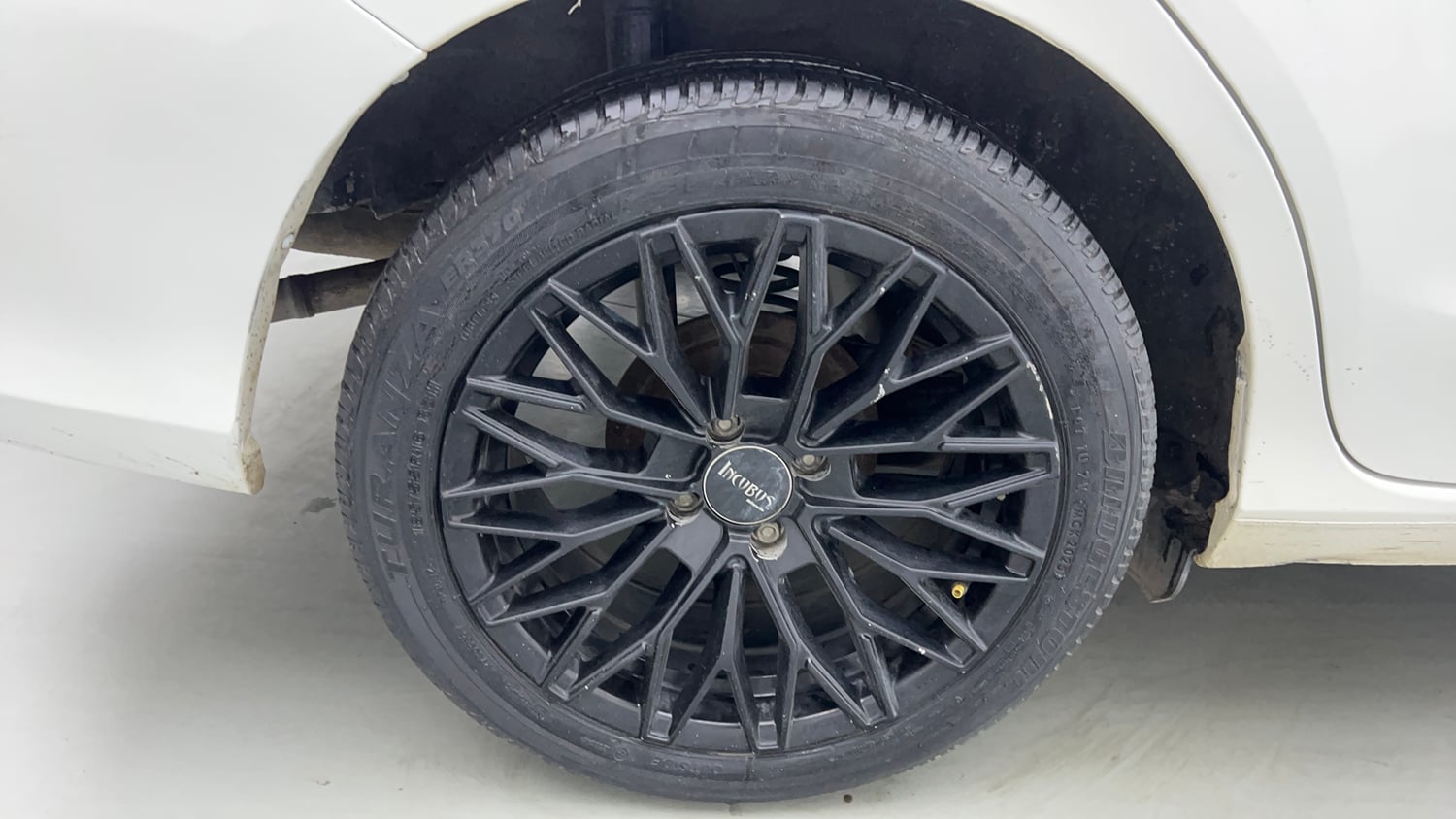 Used 2019 Honda Amaze 1.2 S CVT Petrol Petrol Automatic tyres RIGHT REAR TYRE RIM VIEW