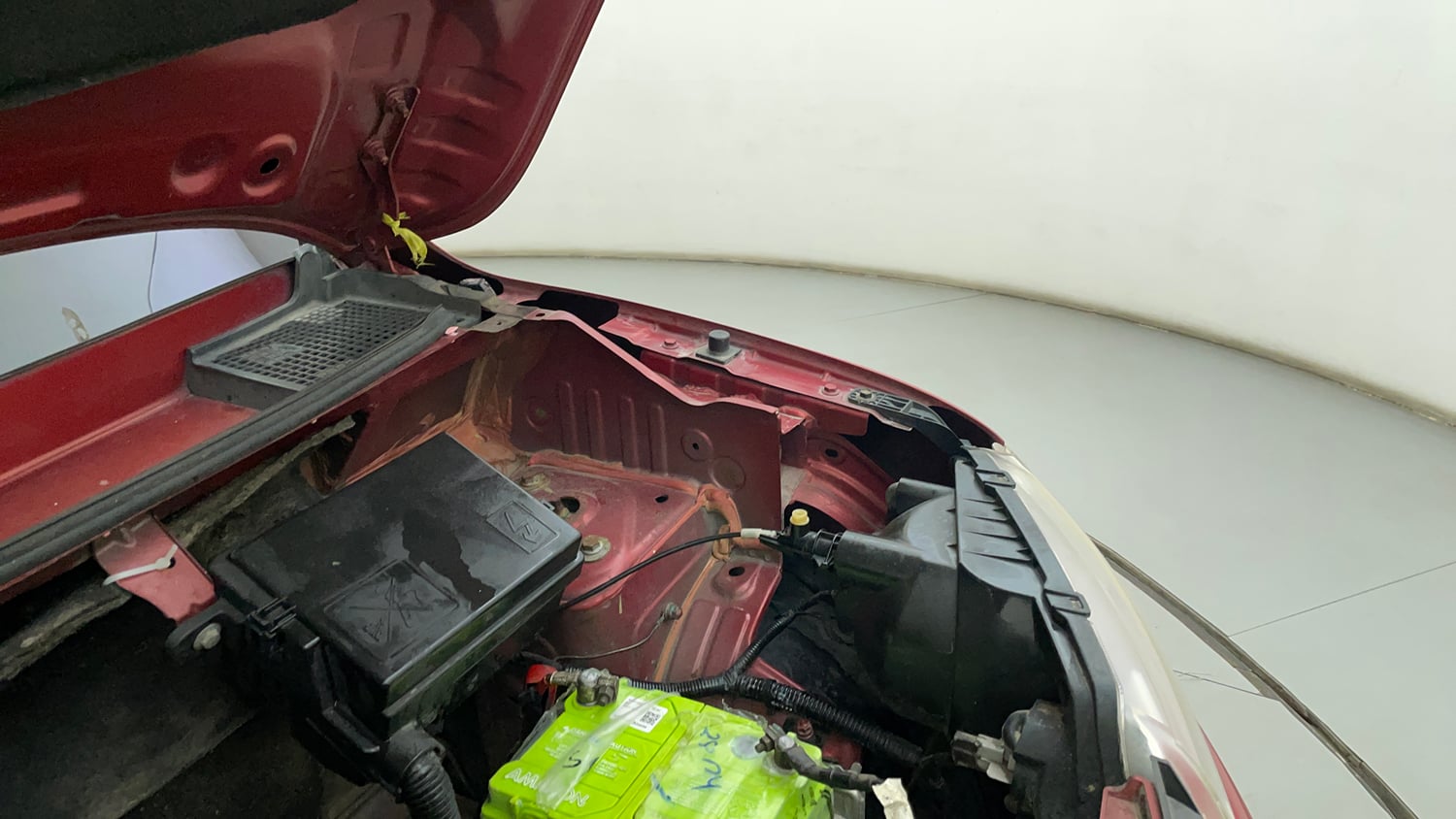 Used 2016 Renault Kwid 1.0 RXT Petrol Manual engine ENGINE LEFT SIDE HINGE & APRON VIEW