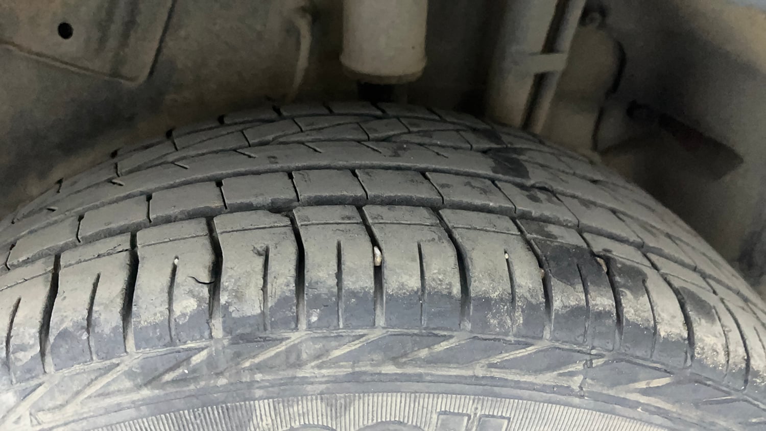 Used 2021 Tata Nexon XZA Plus Petrol Automatic tyres LEFT REAR TYRE TREAD VIEW