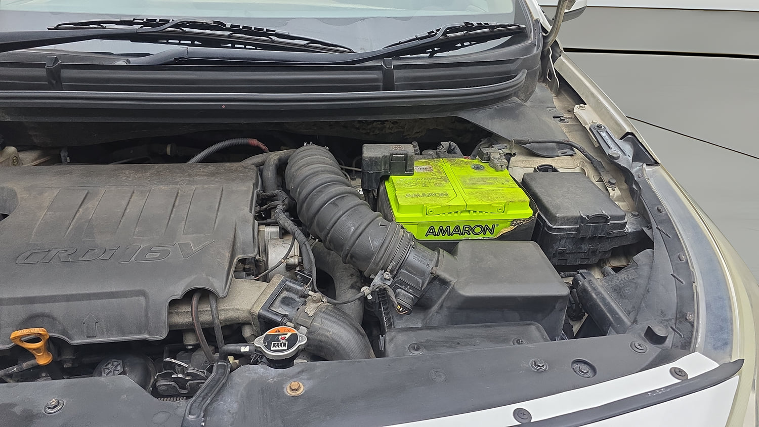 Used 2017 Hyundai Elite i20 Sportz 1.4 CRDI Diesel Manual engine ENGINE LEFT SIDE HINGE & APRON VIEW