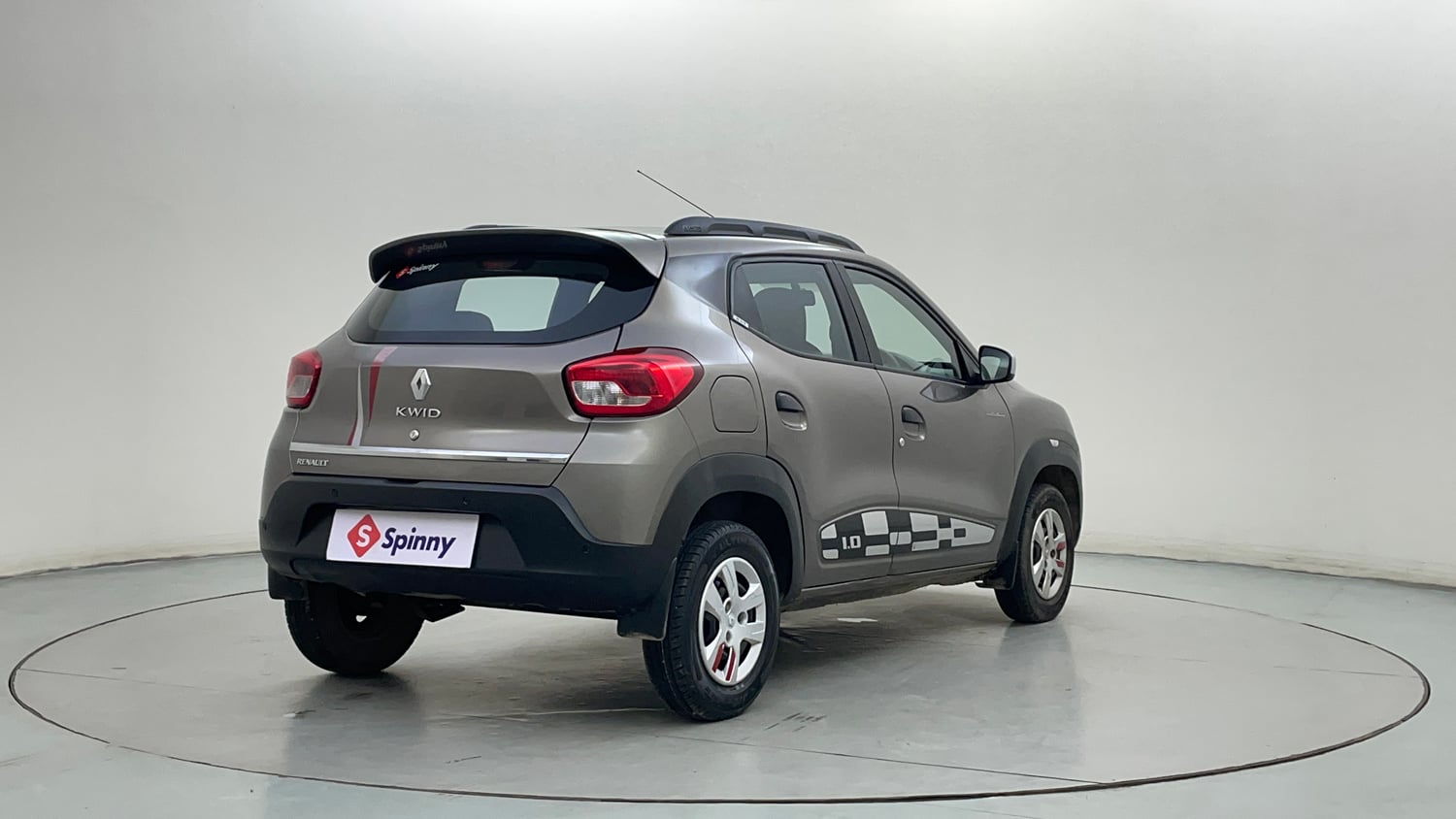 Used 2017 Renault Kwid 1.0 RXT Petrol Manual exterior RIGHT REAR CORNER VIEW